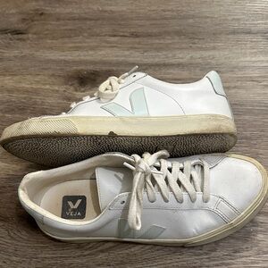 Veja White and Cream Casual Sneakers